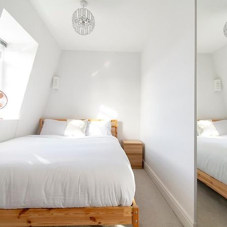 Апартаменти Modern 1 Bed Flat 2 Mins Walk From Restaurants Bars Clubs & Beach! Wow! Борнмут Екстер'єр фото